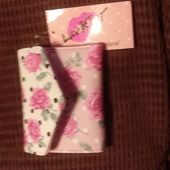 Wallet - Picture 1 of 1